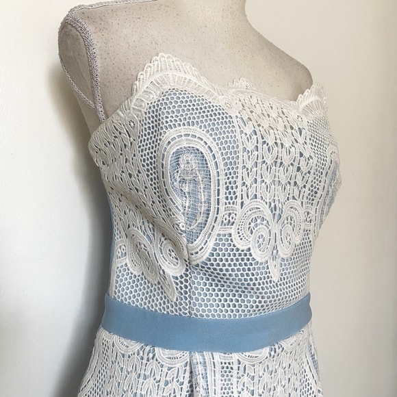 LIPSY LONDON BABY BLUE WHITE EMBROIDERED PEPLUM MINI COCKTAIL DRESS - 10 - Picture 4 of 9